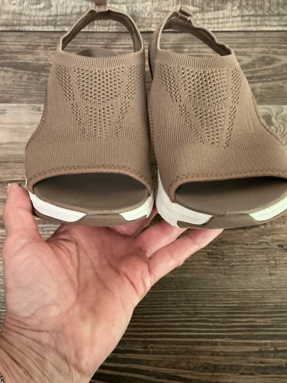 Skechers Arch Fit City Catch Sandals - 6 - Picture 5 of 10